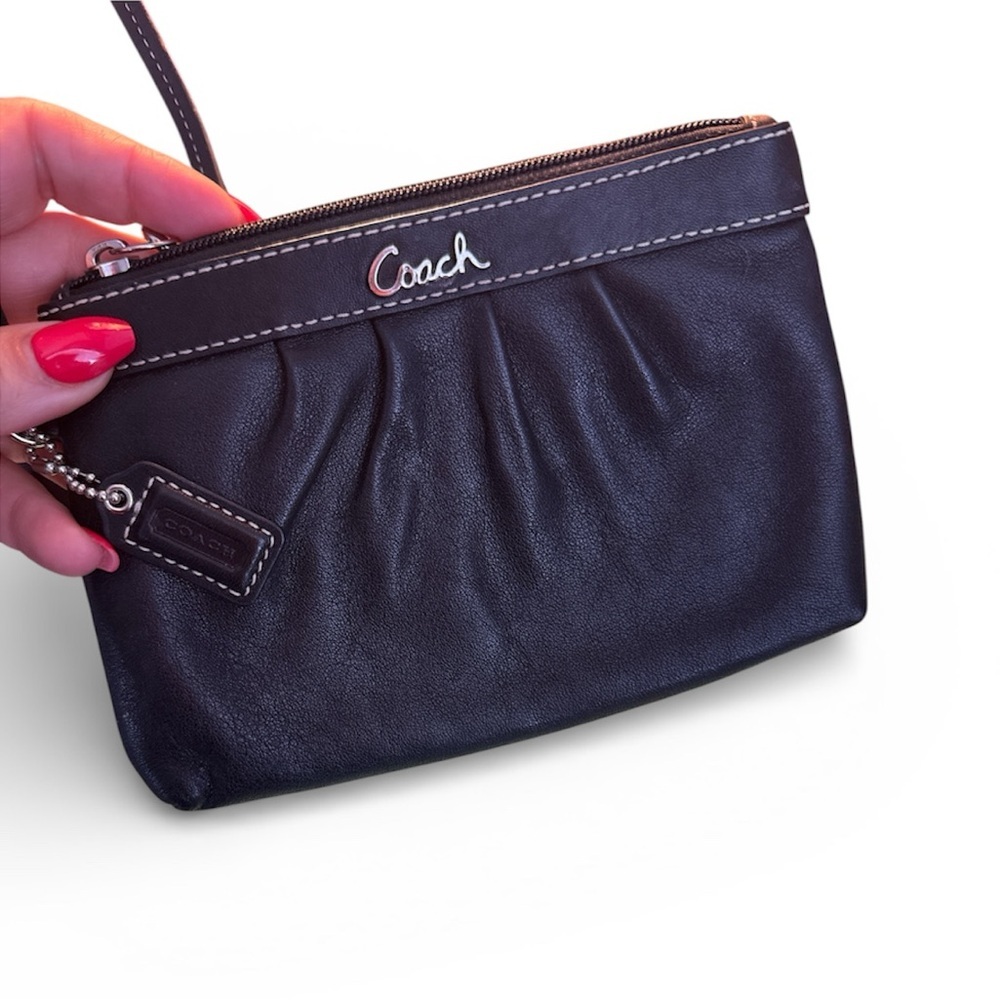 Coach Black Dark Leather Wristlet with Silver Accents hangtag wallet clutch